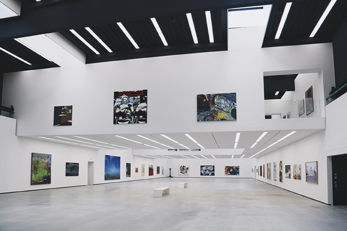 Große Ausstellungshalle des Museum Angerlehner Foto: Johannes Holzmann