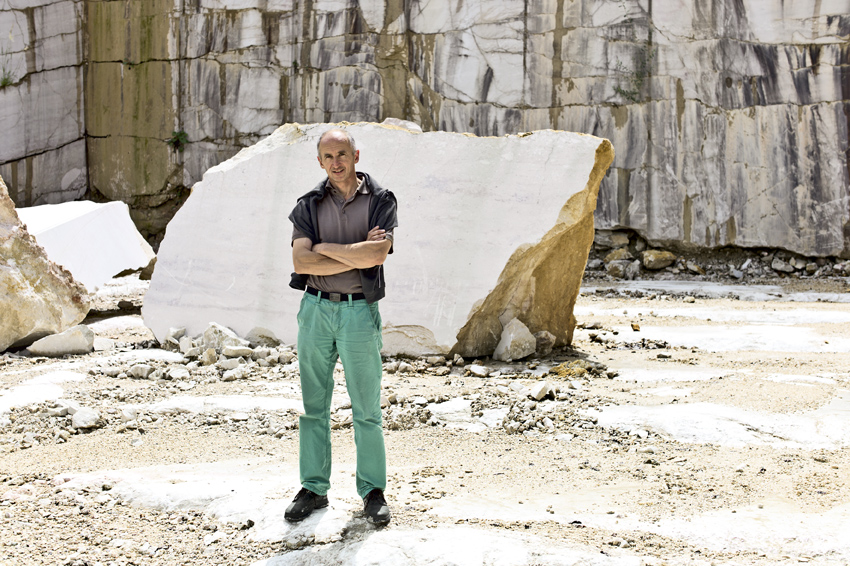 Hubert Maier im Marmorsteinbruch am Untersberg: „Hier kann man an Ort und Stelle aus dem Vollen schöpfen“ © Anton Brandl, München