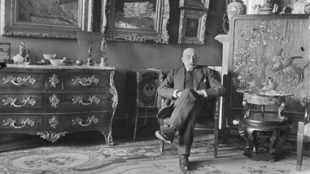 Max Liebermann, umgeben von seiner Sammlung, 1931 Foto: Fritz Eschen: SLUB Dresden / Abt. Deuscthe Fotothek, Fritz Eschen