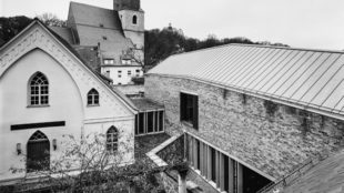 Eisleben, Luthers Geburtshaus (Erweiterungsbau, ehemalige Armenschule und St. Petri-Pauli) Foto: T. Lewandowski